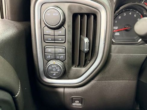 Certified 2022 Chevrolet Silverado 1500 LTZ w/ LTZ Convenience Package II AWD/4WD image 19
