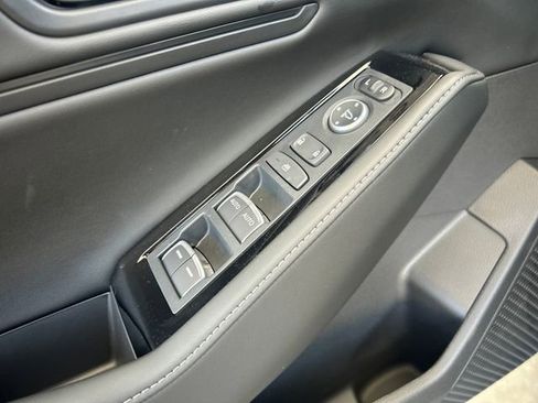 Used 2025 Honda Accord Touring image 11