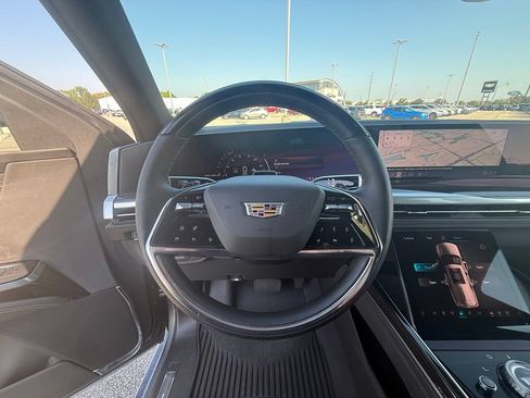 Certified 2026 Cadillac Escalade Luxury w/ Touring Package AWD/4WD image 18