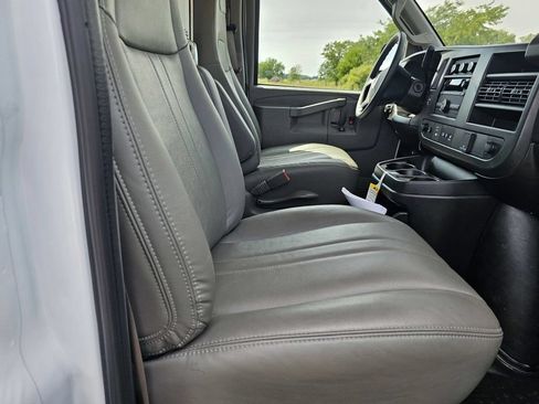Used 2025 Chevrolet Express 3500 w/ Power Convenience Package RWD image 21