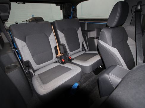 New 2025 Ford Bronco Base image 18