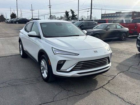 Certified 2024 Buick Envista Preferred w/ Convenience I Package image 3