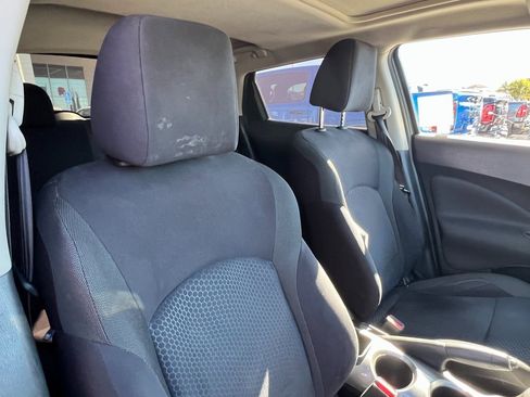 Used 2015 Nissan Juke SV w/ Technology Package image 18