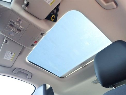 New 2025 Volkswagen Jetta SE image 9