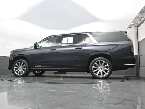 Used 2023 Cadillac Escalade ESV Premium Luxury Platinum AWD/4WD image 32