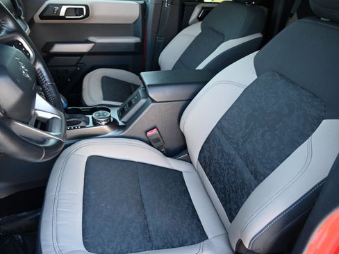 Used 2022 Ford Bronco Wildtrak image 12