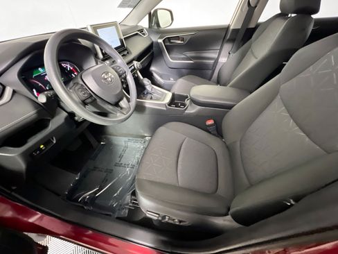 Used 2025 Toyota RAV4 XLE FWD image 15