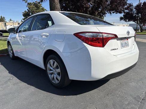 Used 2016 Toyota Corolla LE FWD image 7