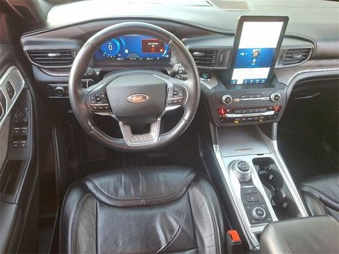 Used 2020 Ford Explorer Platinum w/ Premium Technology Package image 11