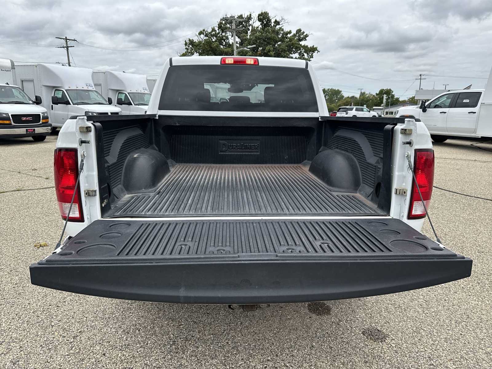 Used 2023 RAM 1500 Classic SLT AWD/4WD image 7