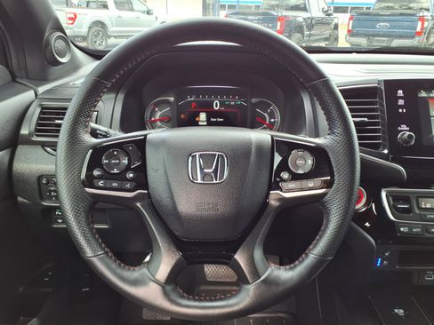 Used 2025 Honda Passport Black Edition image 23
