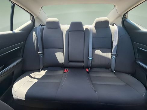Used 2024 Nissan Altima 2.5 SV FWD image 15