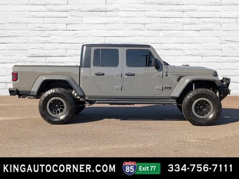 Used 2022 Jeep Gladiator Sport image 4