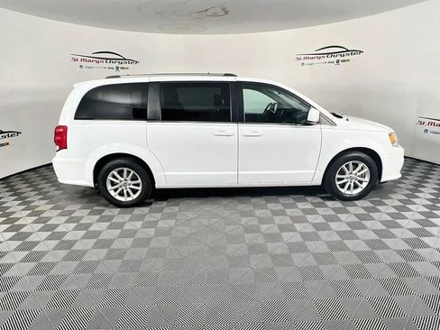 Used 2018 Dodge Grand Caravan SXT w/ Driver Convenience Group FWD image 9