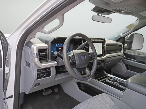Used 2023 Ford F250 XLT w/ XLT Premium Package AWD/4WD image 12