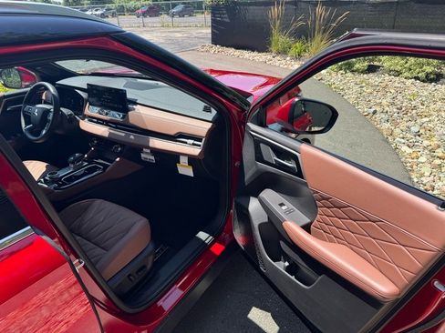 New 2025 Mitsubishi Outlander SEL image 11