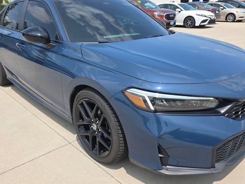Used 2025 Honda Civic Sport image 7