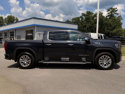 Used 2025 GMC Sierra 1500 Denali w/ Technology Package AWD/4WD image 13