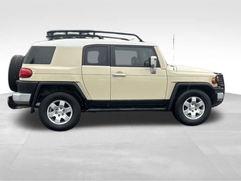 Used 2008 Toyota FJ Cruiser 4WD image 10