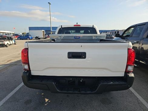 Used 2021 Toyota Tacoma SR RWD image 5