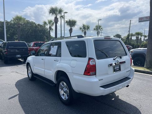 Used 2007 Toyota 4Runner SR5 RWD image 8