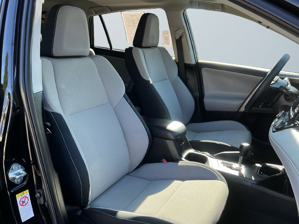 Used 2016 Toyota RAV4 XLE AWD/4WD image 16