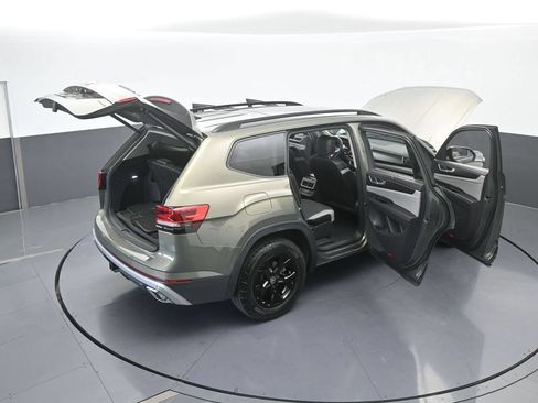 Used 2024 Volkswagen Atlas Peak Edition SE AWD/4WD image 71