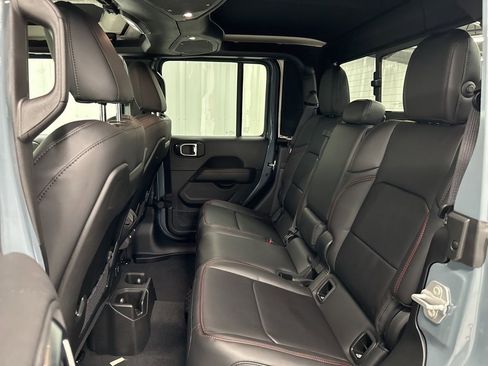 New 2025 Jeep Gladiator Rubicon image 10