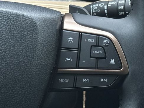 Used 2026 Toyota Grand Highlander AWD Hybrid image 16