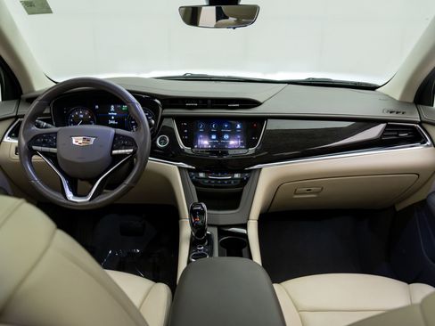 Used 2021 Cadillac XT6 Premium Luxury image 11