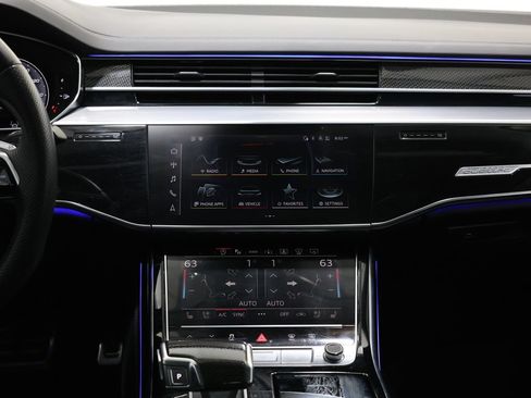 Used 2023 Audi S8 w/ S8 Comfort Plus Package AWD/4WD image 19