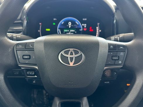 Used 2025 Toyota Camry LE FWD image 20