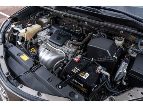 Used 2015 Toyota RAV4 LE image 28