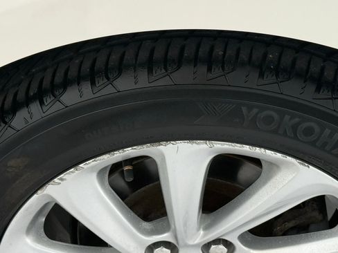 Used 2014 Buick LaCrosse Leather w/ Driver Confidence Package image 18