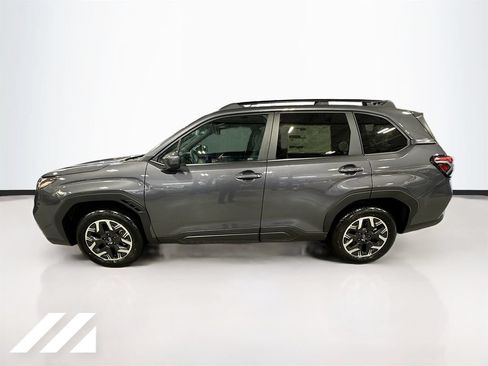 Used 2026 Subaru Forester Premium AWD/4WD image 8