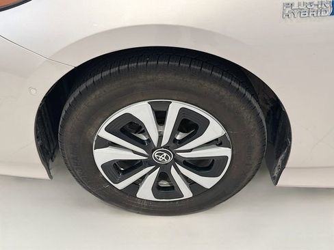Certified 2017 Toyota Prius Prime Advanced w/ Carpet Mat Package image 23