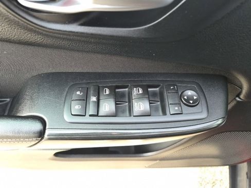 Used 2016 Jeep Cherokee Latitude w/ Comfort & Convenience Group image 13