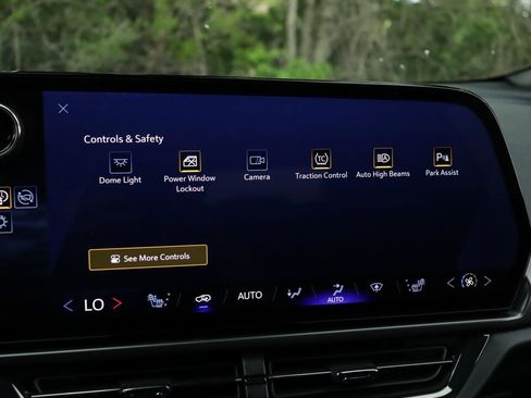 Used 2024 Chevrolet Equinox EV RS image 17