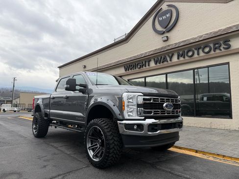 Used 2024 Ford F250 XLT AWD/4WD image 1