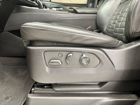 Used 2022 Cadillac Escalade ESV Sport Platinum AWD/4WD image 13