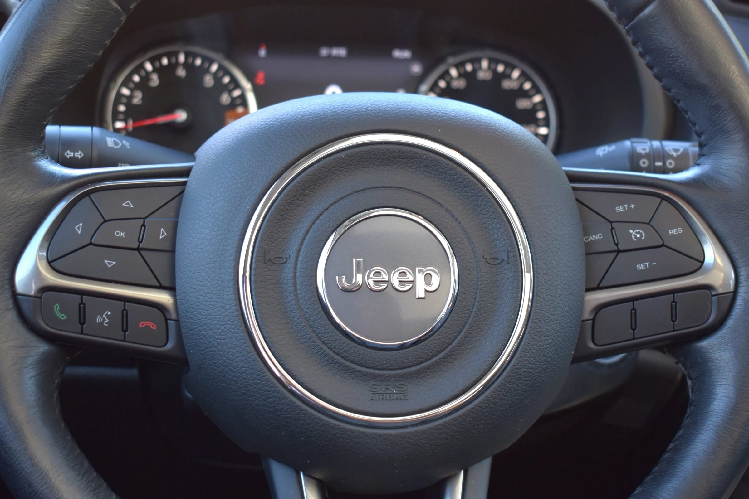 Used 2020 Jeep Renegade Limited w/ UConnect 8.4 Nav Group FWD image 15