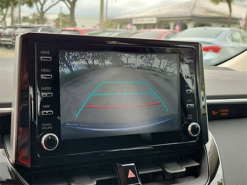 Used 2020 Toyota Corolla LE image 29