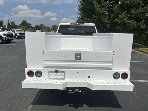 New 2024 GMC Sierra 2500 Pro w/ Convenience Package image 6