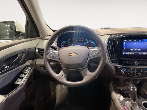 Used 2020 Chevrolet Traverse Premier FWD image 13