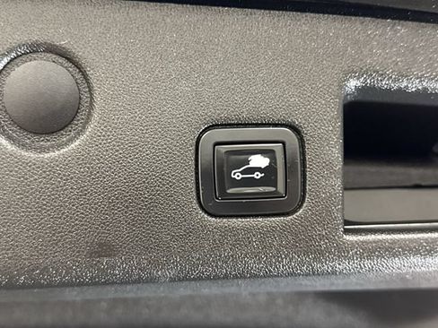 Certified 2018 Chevrolet Equinox LT FWD image 24
