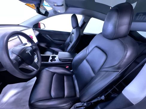 Used 2022 Tesla Model Y Long Range image 14