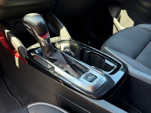 Used 2022 Chevrolet TrailBlazer RS w/ Technology Package AWD/4WD image 12