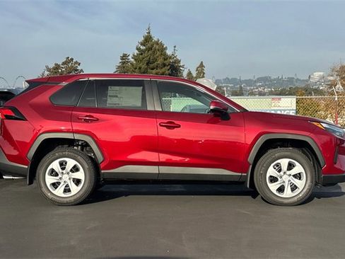 Used 2025 Toyota RAV4 LE image 4