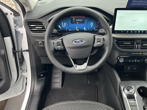 Certified 2025 Ford Escape Active w/ Active Premium Tech Pack AWD/4WD image 9