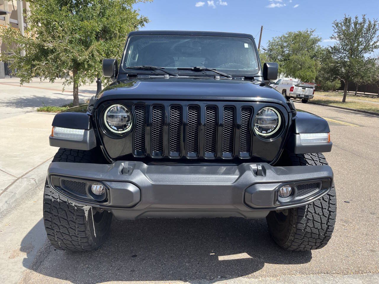 Used 2019 Jeep Wrangler Unlimited Sahara AWD/4WD image 11